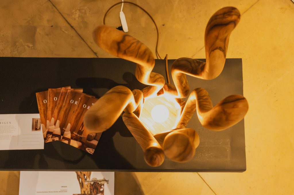 Canorá + ARQDIS - Diseño de Mobiliario en madera - Lámpara Origen
